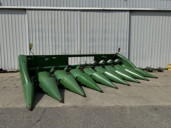 2013 John Deere 608C Equipment Image0