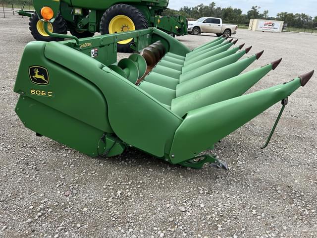 Image of John Deere 608C equipment image 3