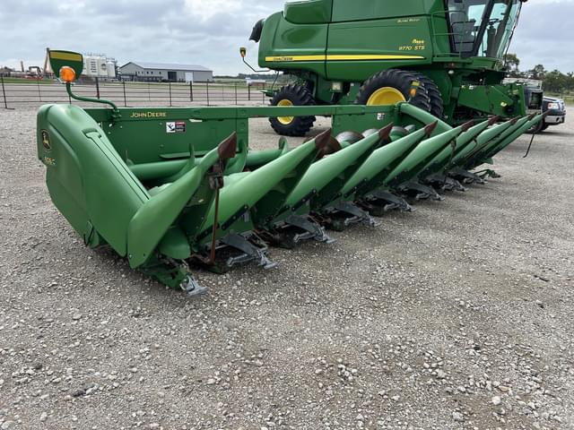 Image of John Deere 608C equipment image 2