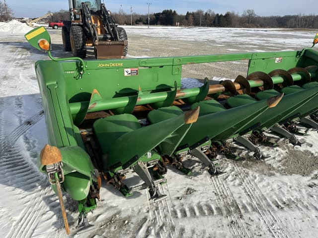 Image of John Deere 608C equipment image 3