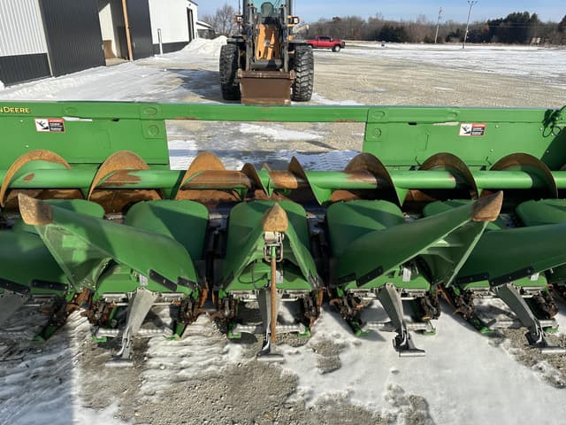 Image of John Deere 608C equipment image 2