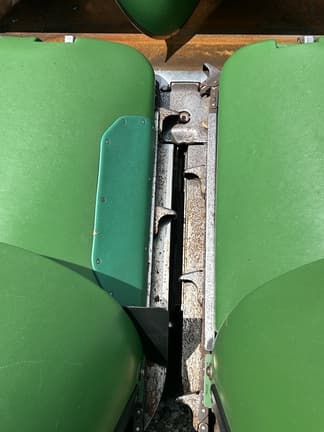 Image of John Deere 608C equipment image 2