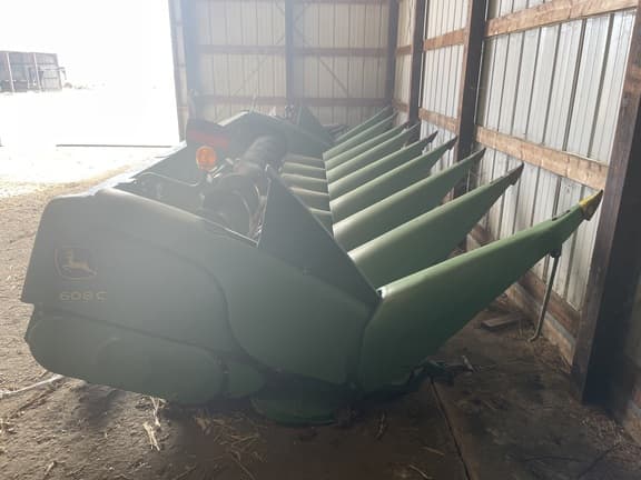 Image of John Deere 608C equipment image 2