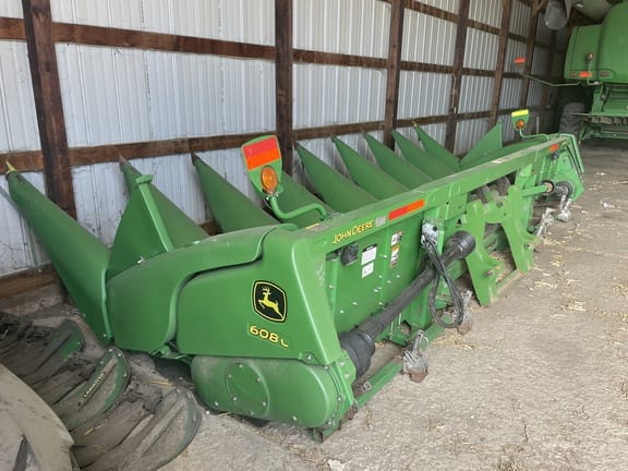 2013 John Deere 608C Equipment Image0