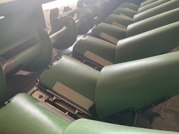 Image of John Deere 608C equipment image 3