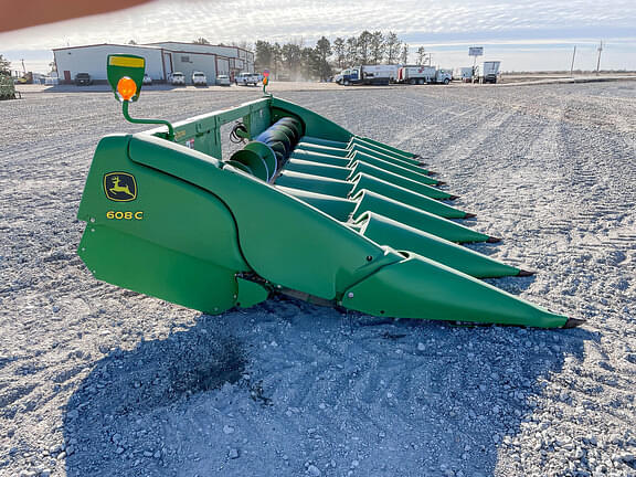 Image of John Deere 608C equipment image 3