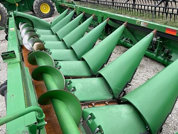 Image of John Deere 608C equipment image 4