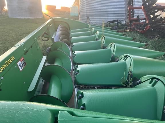 Image of John Deere 608C equipment image 4