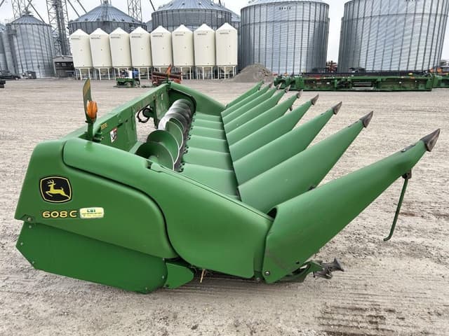 Image of John Deere 608C equipment image 3