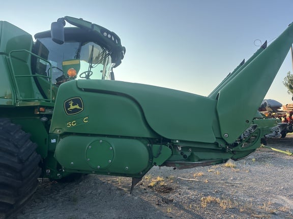 2013 John Deere 608C Equipment Image0