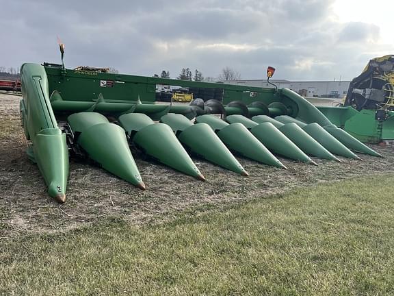 Image of John Deere 608C equipment image 1
