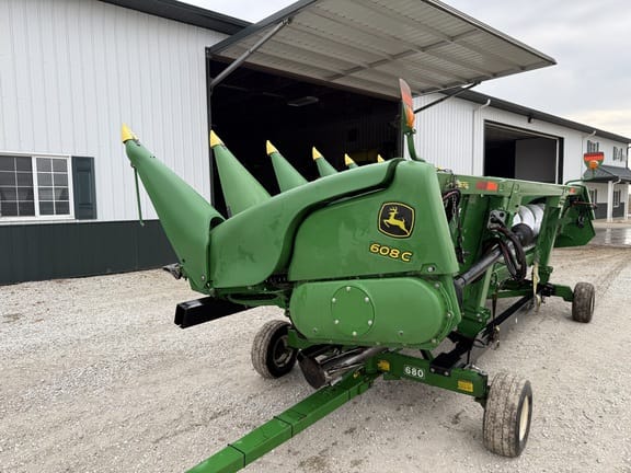 2013 John Deere 608C Equipment Image0