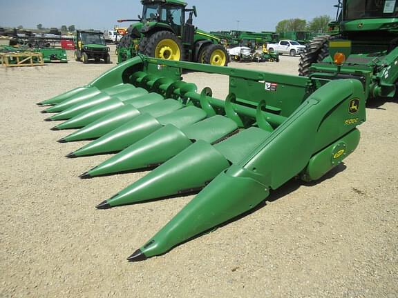 Image of John Deere 608C equipment image 3