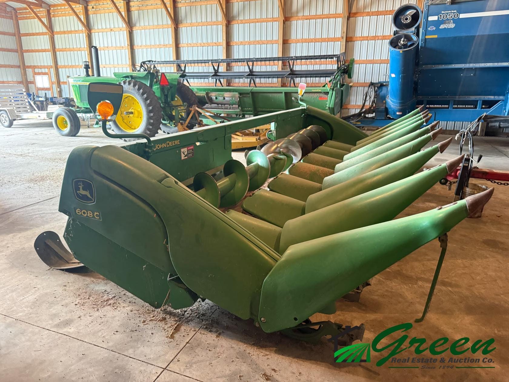 2013 John Deere 608C Equipment Image0