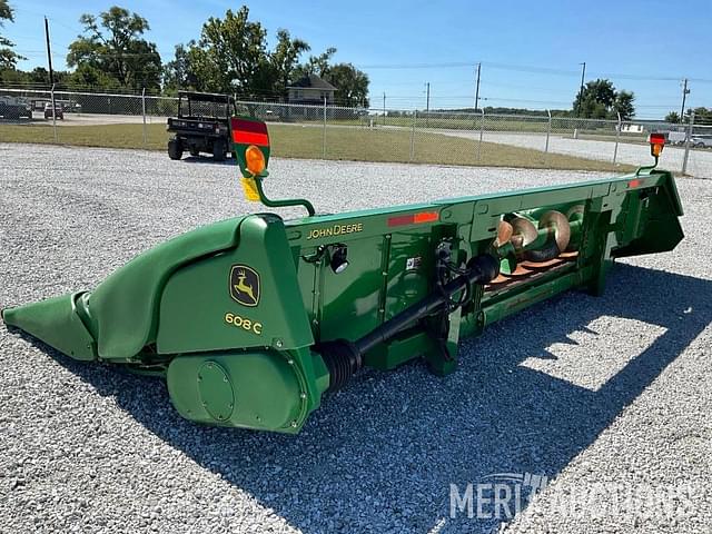 Image of John Deere 608C equipment image 2