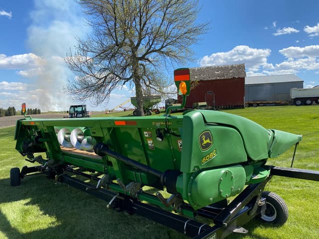 Image of John Deere 608C equipment image 4