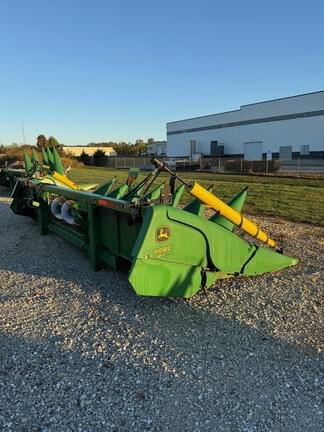 Image of John Deere 608C equipment image 2