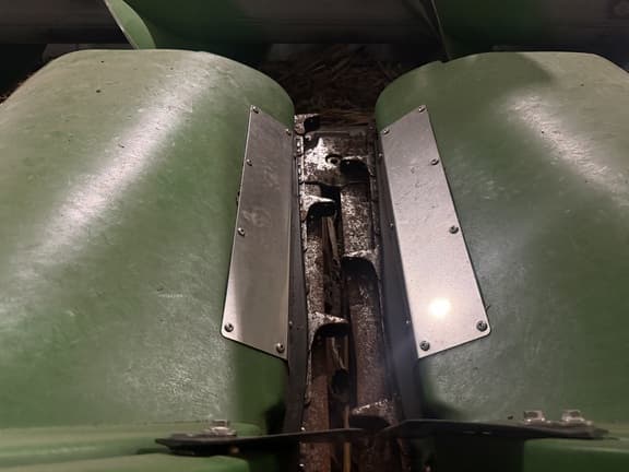 Image of John Deere 608C equipment image 2