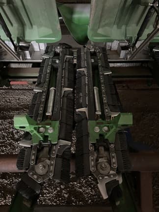 Image of John Deere 608C equipment image 3