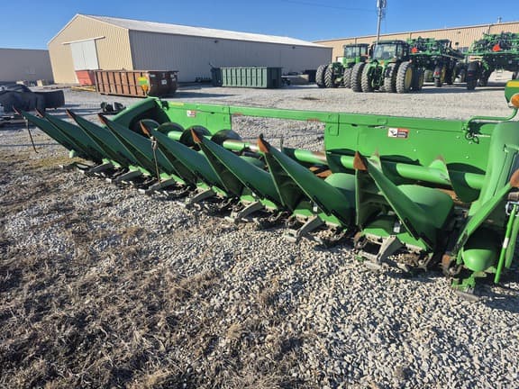 Image of John Deere 608C equipment image 3