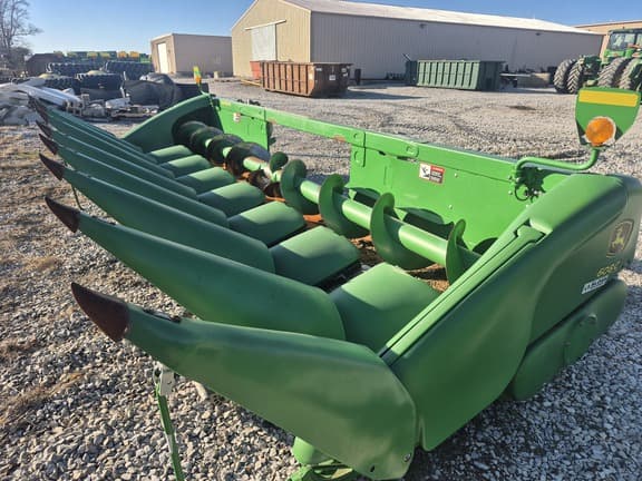 Image of John Deere 608C equipment image 2