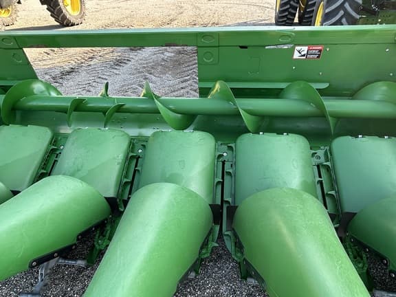 Image of John Deere 608C equipment image 4