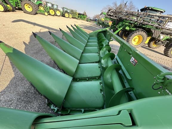 Image of John Deere 608C equipment image 2