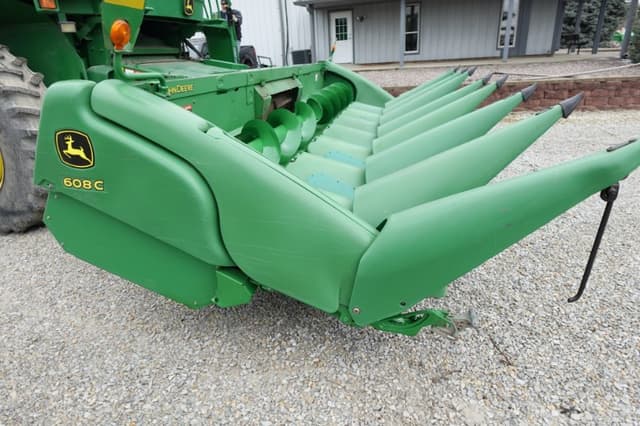 Image of John Deere 608C equipment image 3
