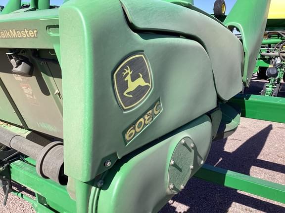 Image of John Deere 608C equipment image 2