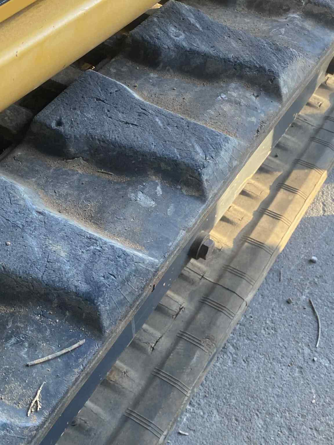 2013 John Deere 60G Equipment Image0