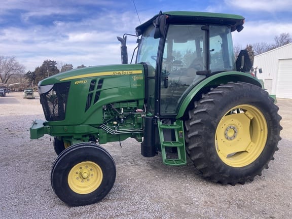 2013 John Deere 6105D Equipment Image0