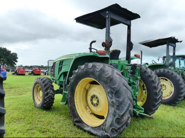 Image of John Deere 6105D equipment image 2
