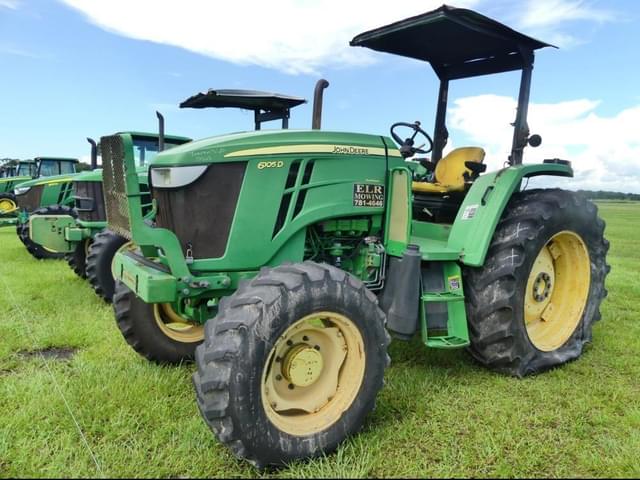 Image of John Deere 6105D equipment image 1