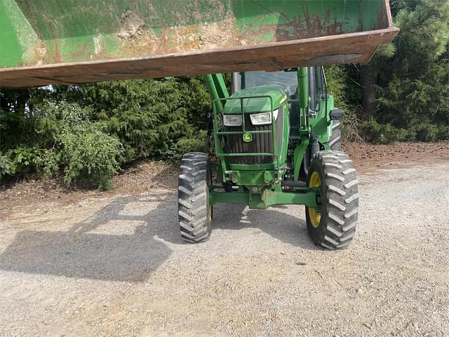 Image of John Deere 6105D equipment image 2