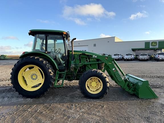 Image of John Deere 6105D equipment image 3