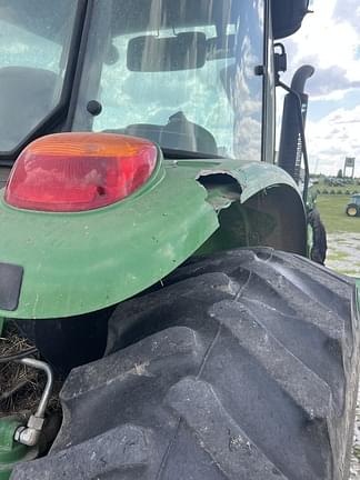 Image of John Deere 6105D equipment image 2