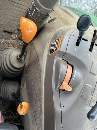 Image of John Deere 6105D equipment image 4