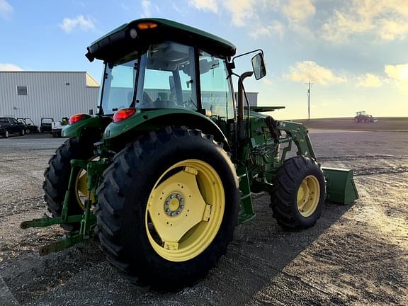 Image of John Deere 6105D equipment image 4