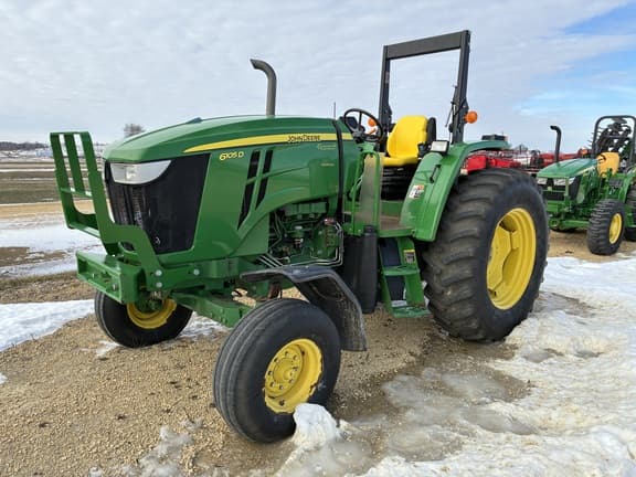 Image of John Deere 6105D equipment image 1