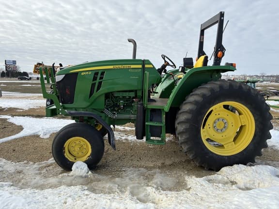 Image of John Deere 6105D equipment image 2