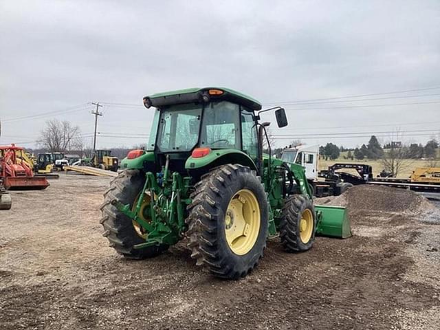 Image of John Deere 6105D equipment image 3