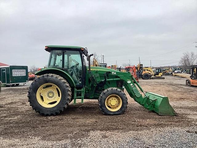 Image of John Deere 6105D equipment image 4