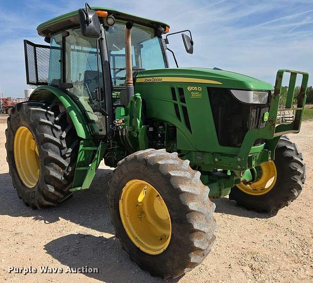 Image of John Deere 6105D equipment image 2