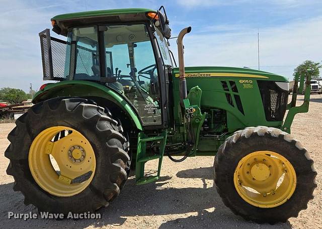 Image of John Deere 6105D equipment image 3