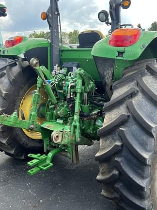 Image of John Deere 6105M equipment image 3