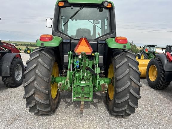 Image of John Deere 6105M equipment image 2