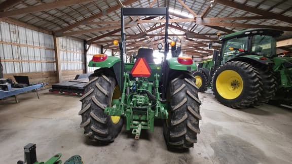 Image of John Deere 6105M equipment image 4