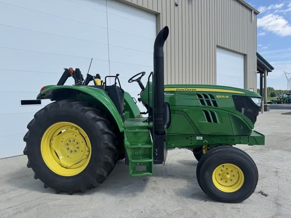 Image of John Deere 6105M equipment image 2