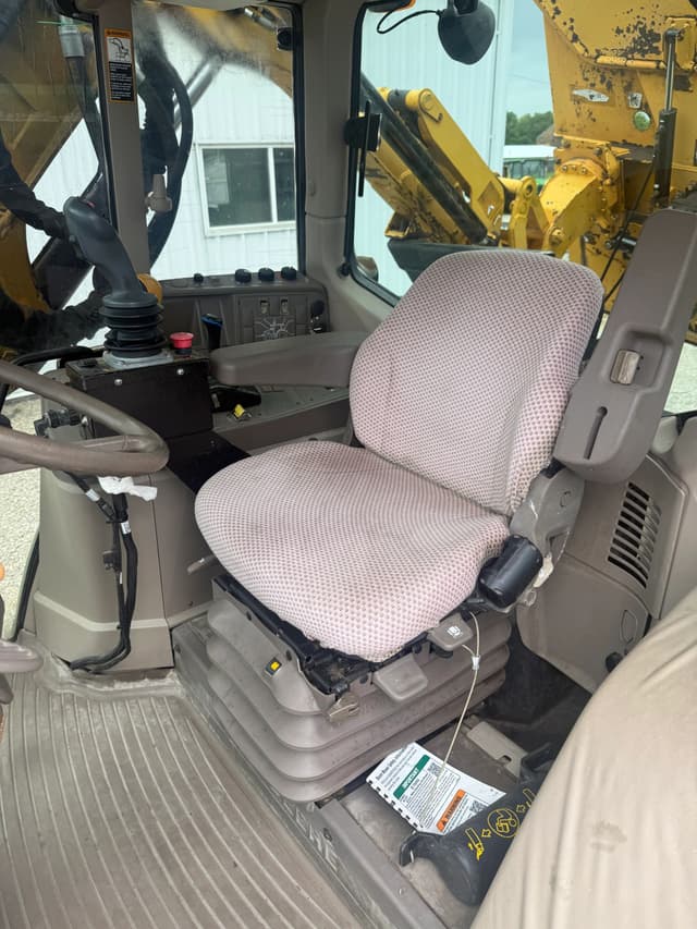 Image of John Deere 6105M equipment image 4