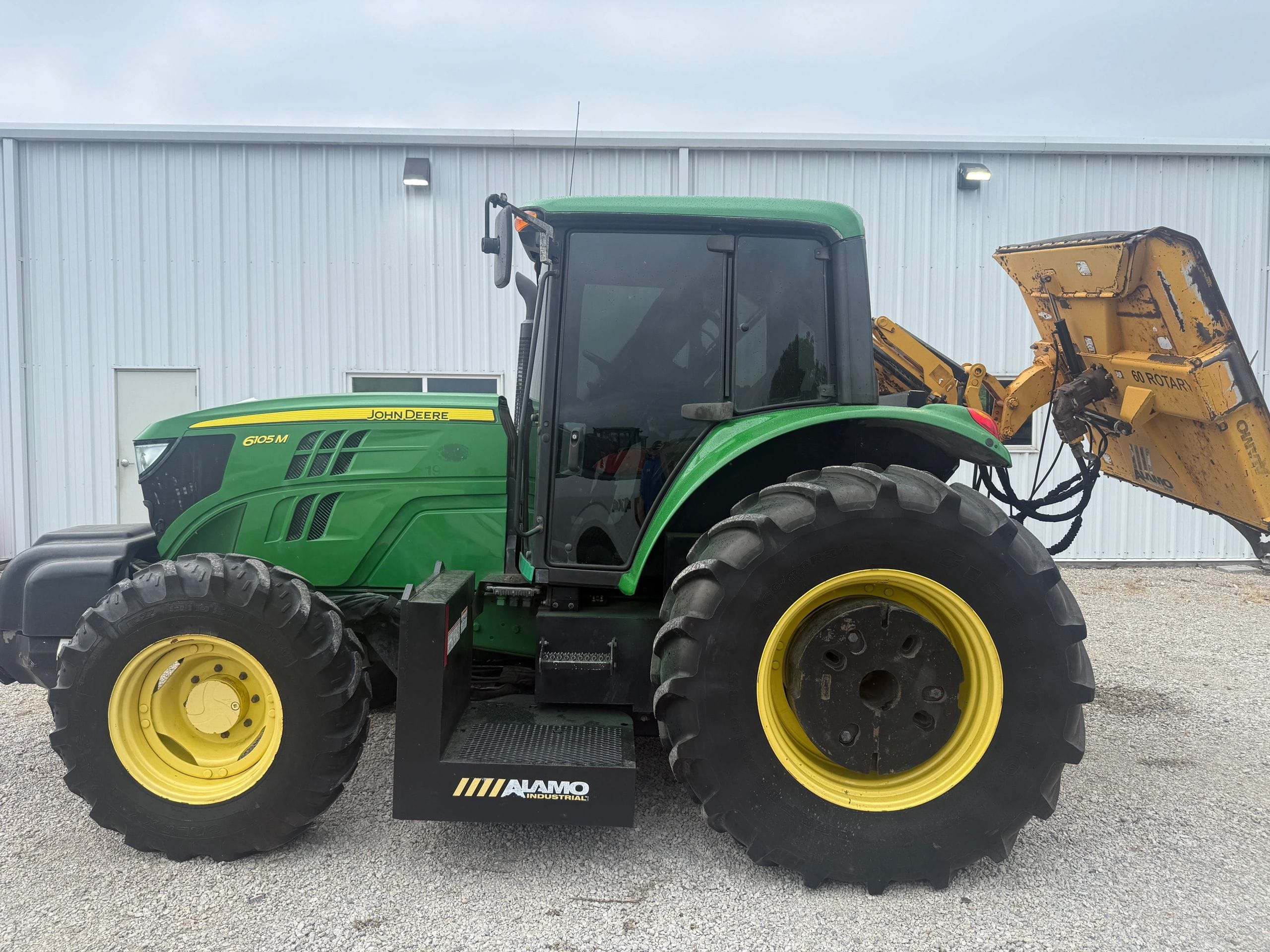 2013 John Deere 6105M Equipment Image0